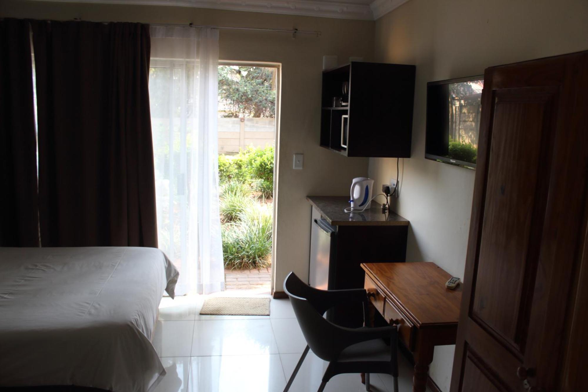 Purple Olive Guest House Pretoria Exterior photo