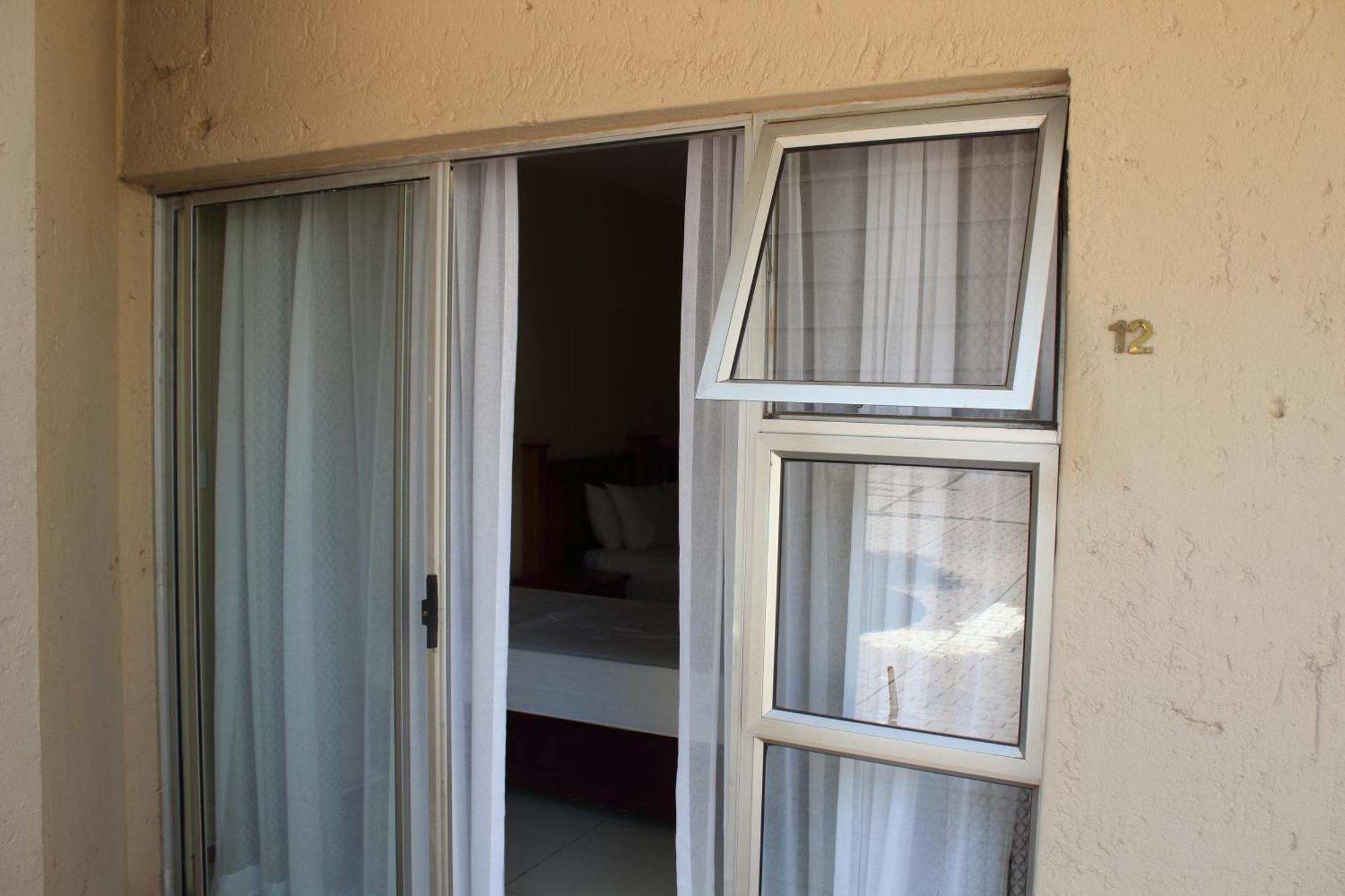 Purple Olive Guest House Pretoria Exterior photo