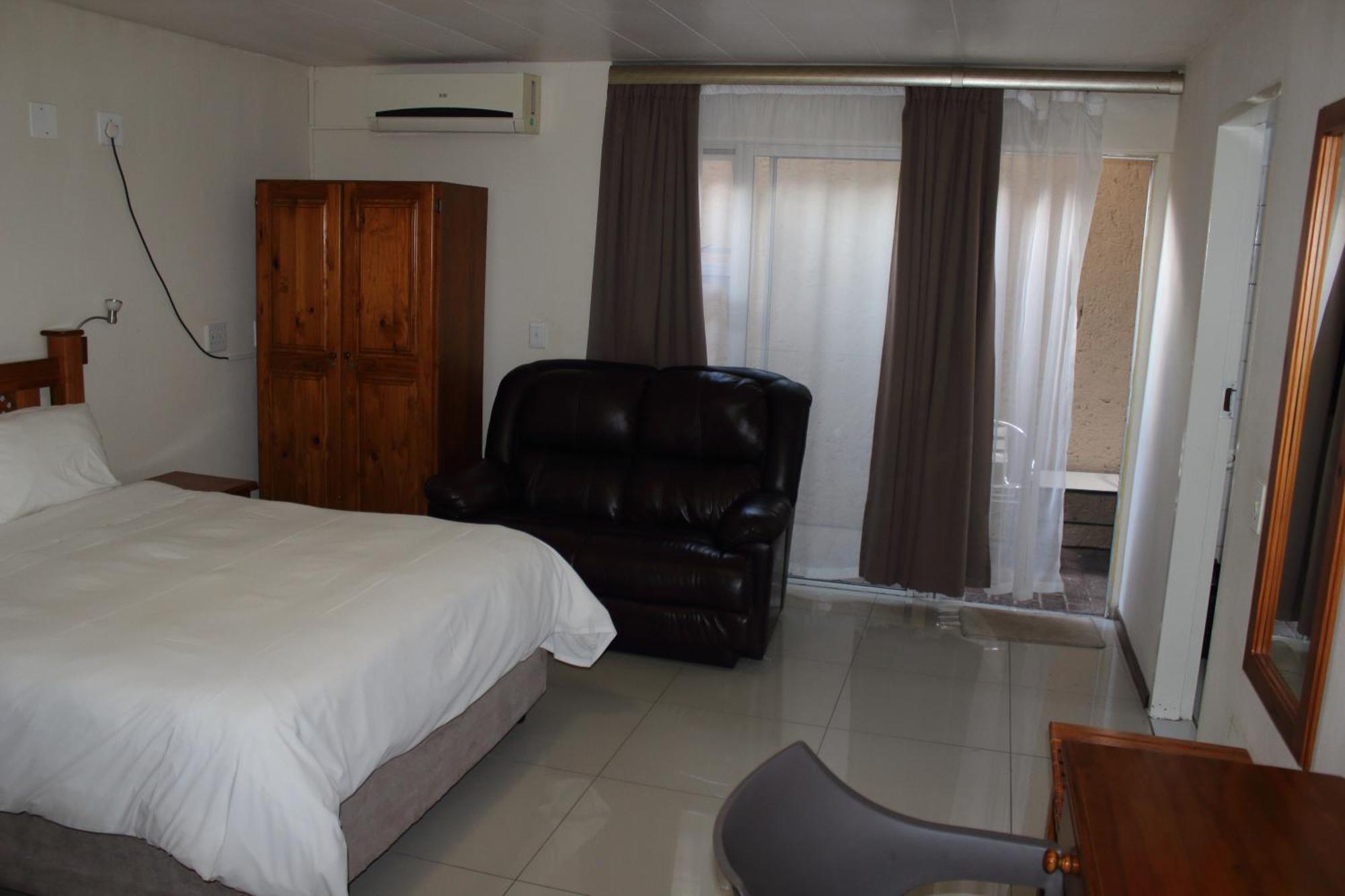Purple Olive Guest House Pretoria Exterior photo