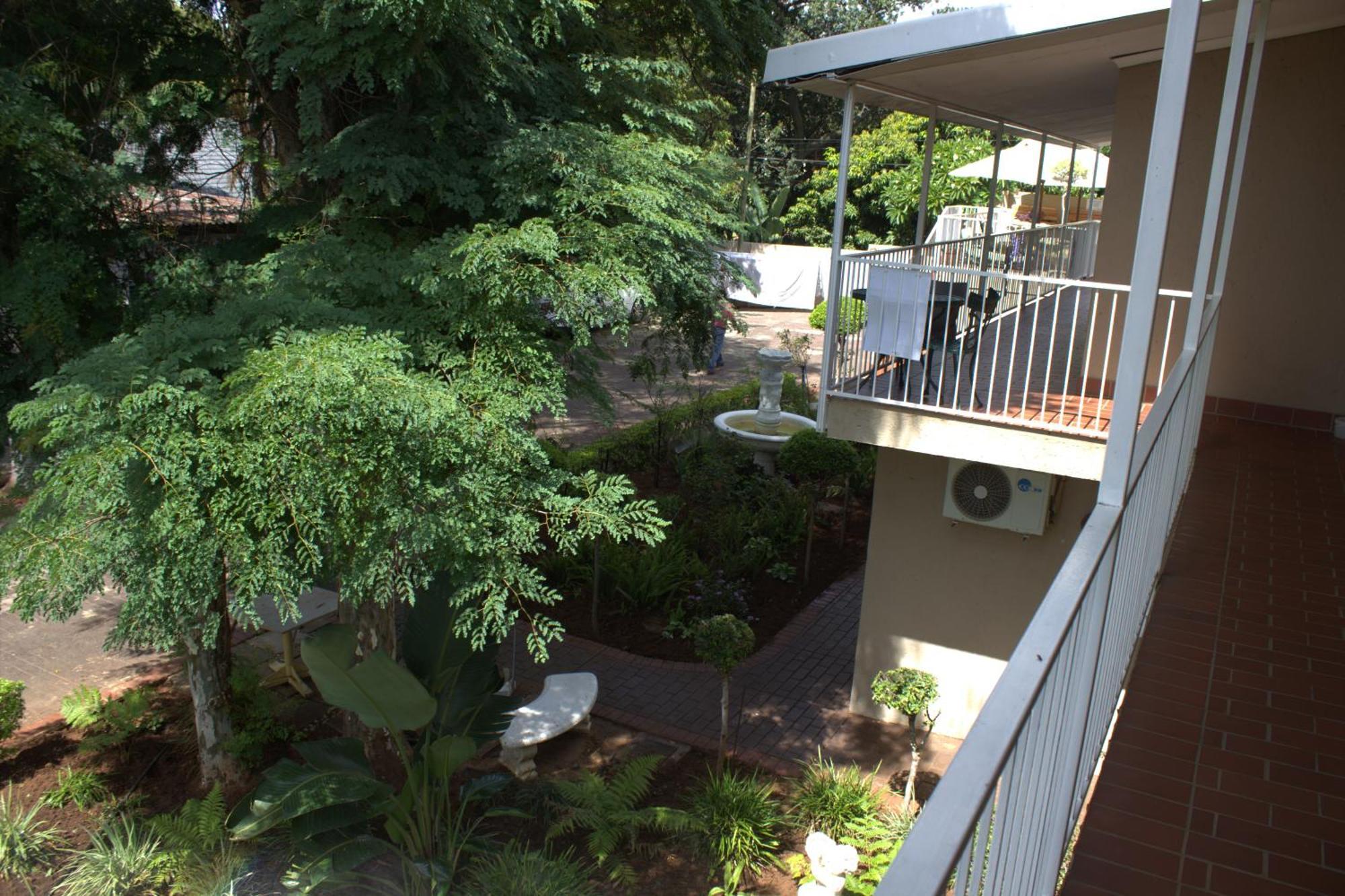 Purple Olive Guest House Pretoria Exterior photo